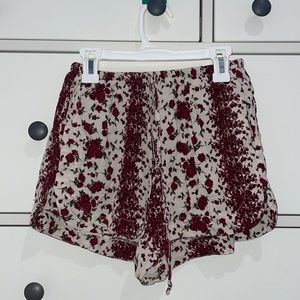 BRANDY MELVILLE FLORAL FLOWY SHORTS